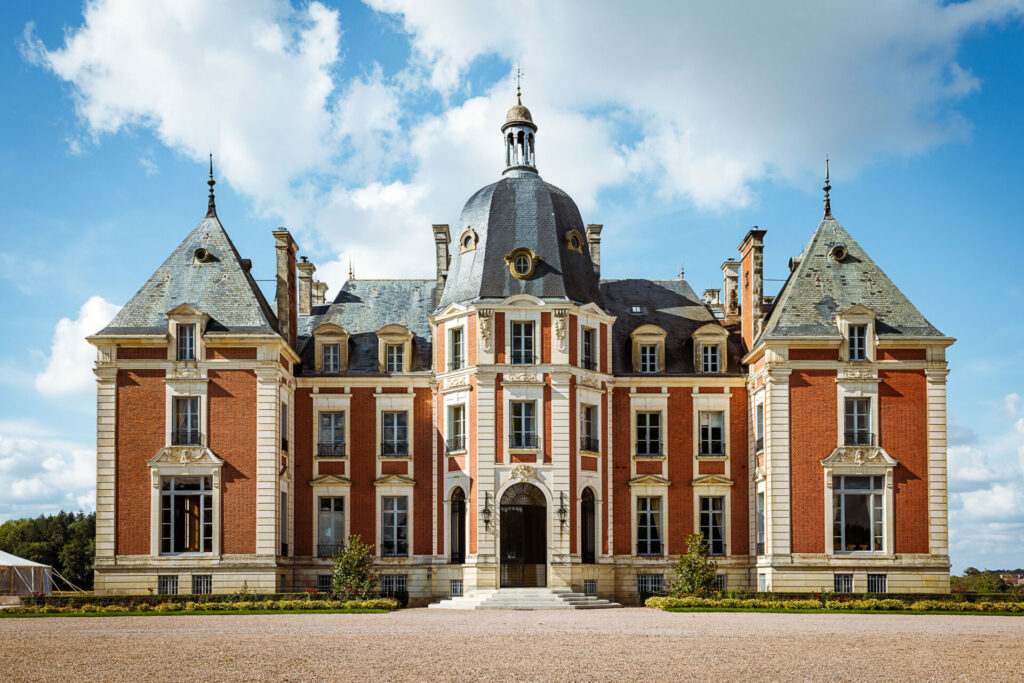 Retraite de yoga au domaine Du Réveillon à Entrains-sur-Nohain lors d'un shooting professionnel